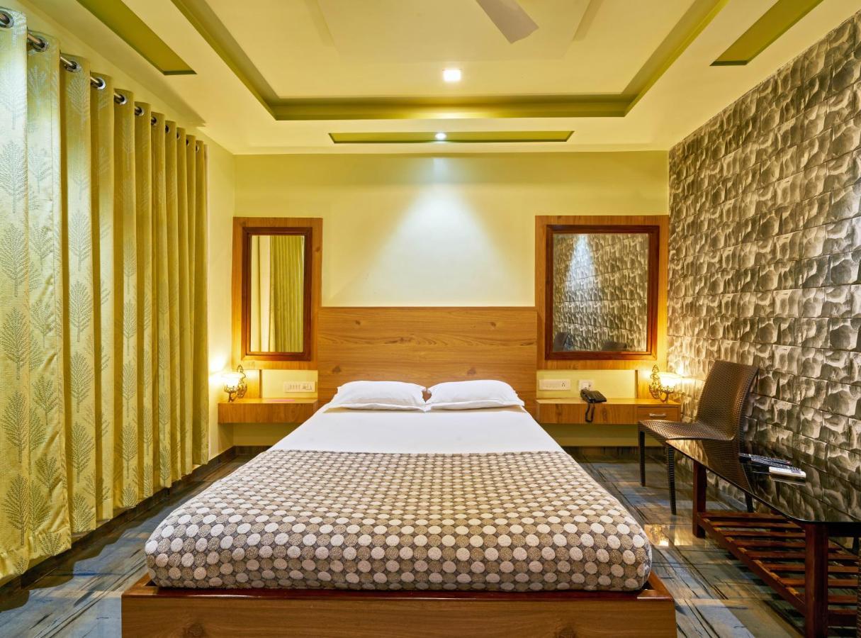 Hotel Saptarang Residency Panhāla Extérieur photo