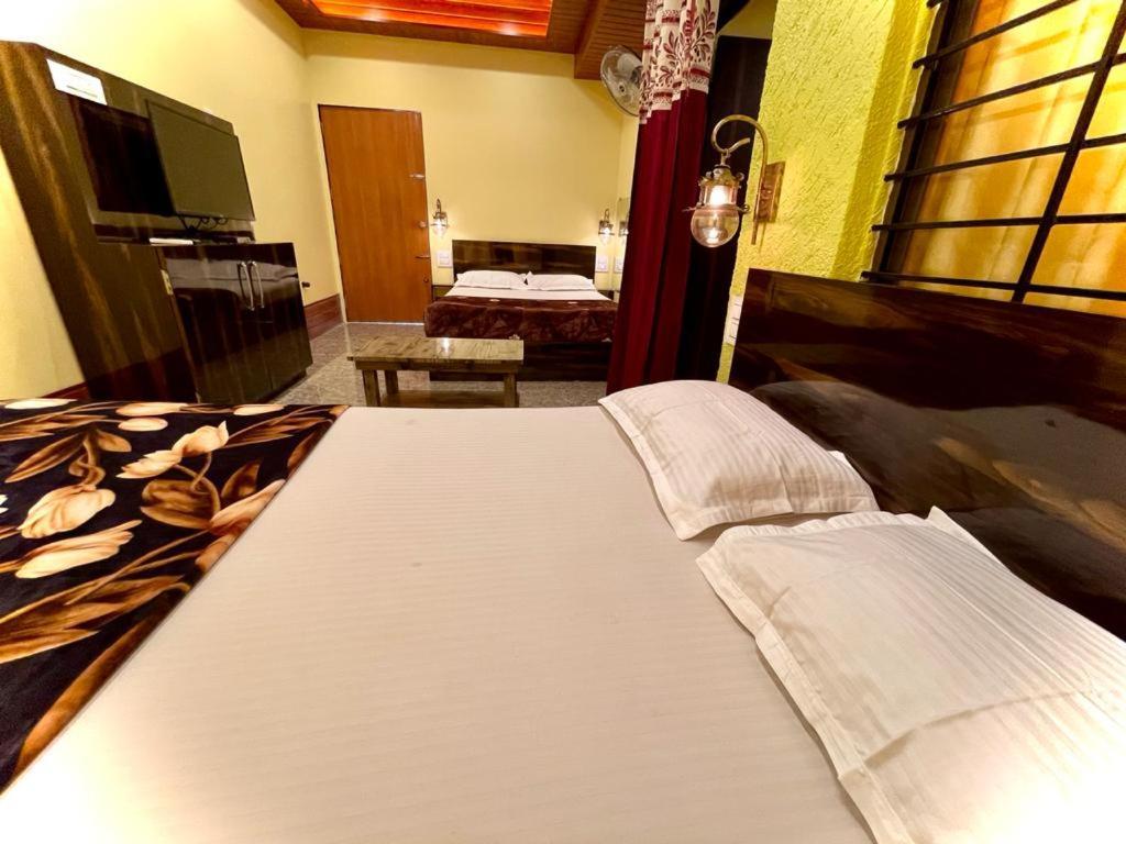 Hotel Saptarang Residency Panhāla Extérieur photo