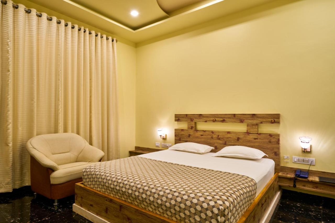 Hotel Saptarang Residency Panhāla Extérieur photo