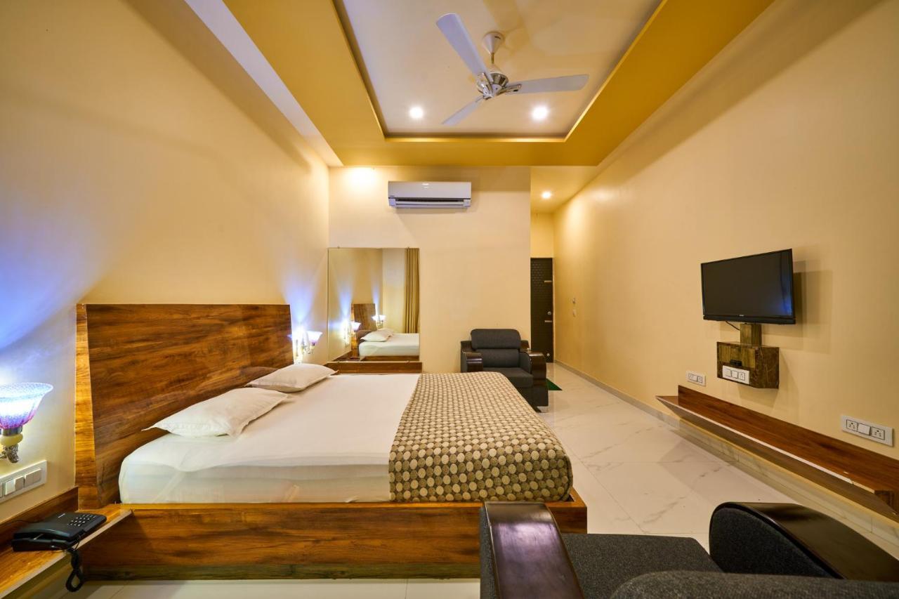 Hotel Saptarang Residency Panhāla Extérieur photo