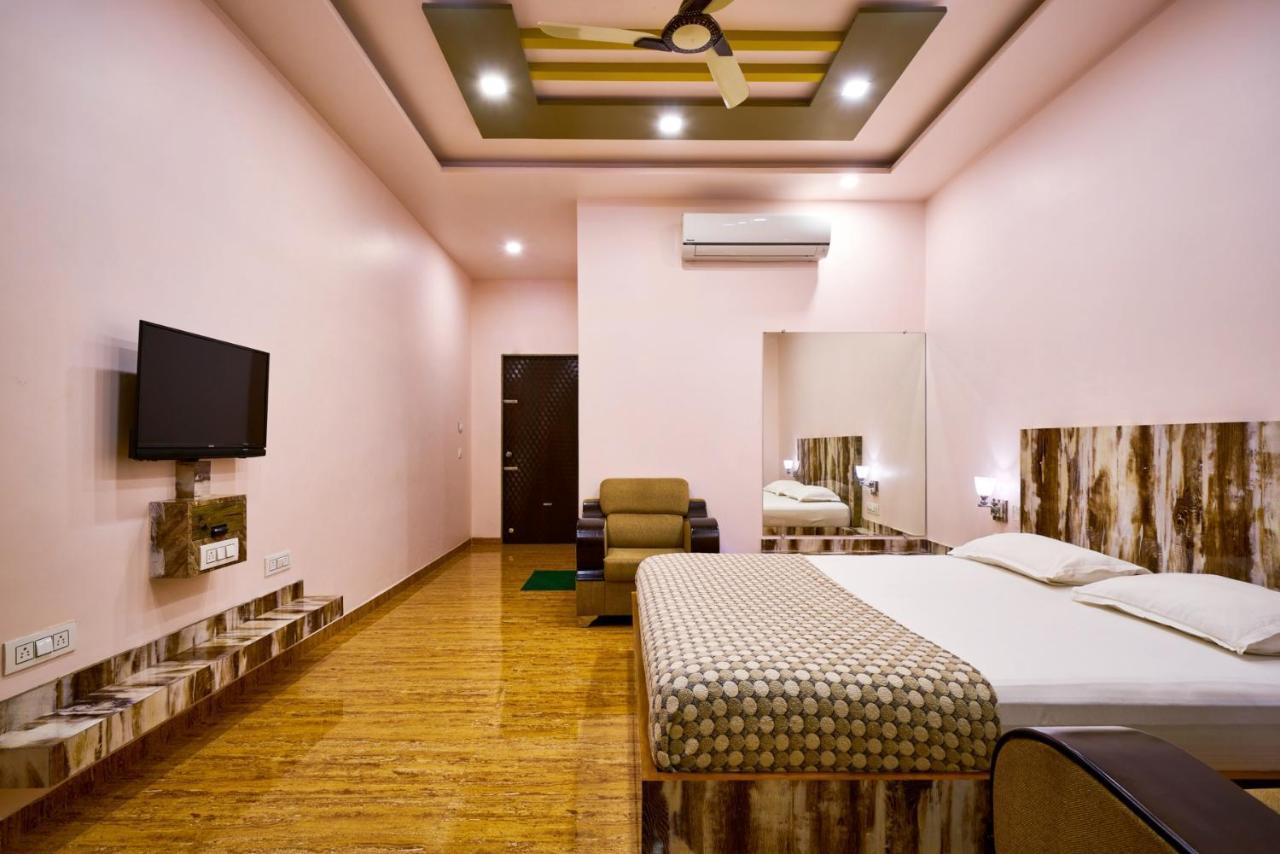 Hotel Saptarang Residency Panhāla Extérieur photo